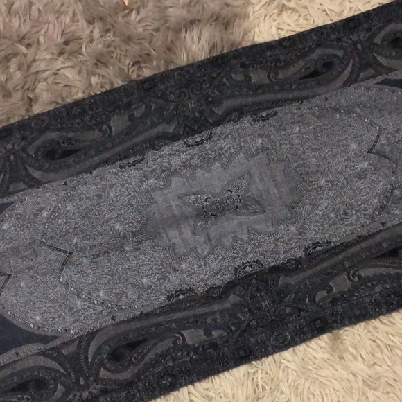 Gorgeous Scarf With Fringe-77x19-Black/White/Gray-EUC - Picture 10 of 15